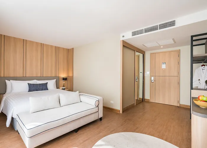 The Key Premier Sukhumvit 4* Бангкок