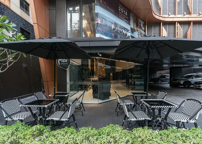The Key Premier Sukhumvit Hotel 4*